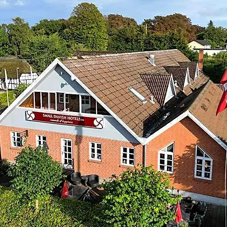 Gjerrild Hotel 3*